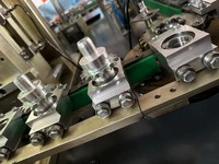 Machine de soufflage de bouteilles PET automatique à 4 cavités, la plus vendue, avec composants et PLC, fournie par la Chine