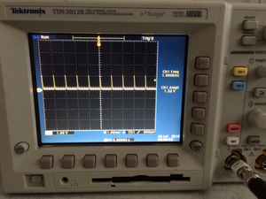 Osciloscopio Digital Tektronix TDS 3012B Calibrado de 100MHz con Muy Bajas Horas de Uso - Product Image 4