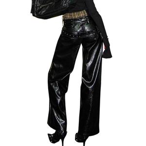 Pantalon en cuir sexy pour femme, style punk urbain, en lin vert à carreaux, deux pièces, avec rivets, coupe droite et ample, vente en gros - Product Image 5