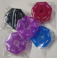 Boîte ronde mignonne en plastique, petite et portable, fonctionnelle, pour 7 jours, ODM/OEM