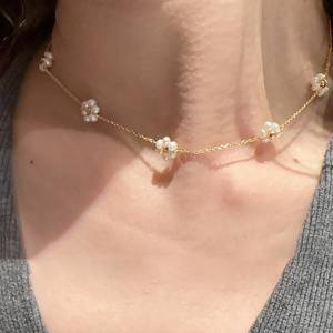 الفولاذ المقاوم للصدأ مطلية بالذهب زهرة ديزي قلادة اللؤلؤ مطرز قلادة اللؤلؤ صغيرة قلادة قلادة اللؤلؤ المرأة قلادة اللؤلؤ - Product Image 3