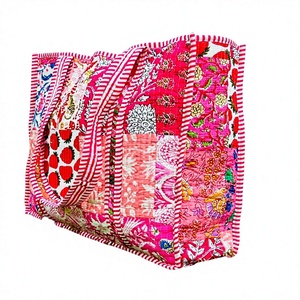 Bolsos de hombro con Múltiples parches de algodón acolchados grandes para mujer, bolso de hombro rosa, estilo bohemio floral, bolso abierto hecho a mano para fin de semana, comestibles - Product Image 1