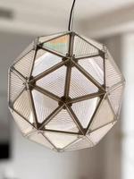 Lampadaire LED Art Déco en verre cannelé, en laiton, sculptural et courbé, pour salon, chambre, hall d'hôtel et projets