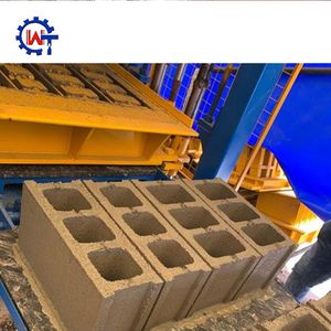 Machine à fabriquer des briques <span class=keywords><strong>en</strong></span> ciment QT4-<span class=keywords><strong>15</strong></span>, machine à fabriquer des parpaings automatiques, machine à fabriquer des blocs de béton - Product Image 1