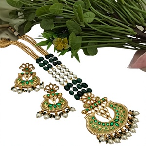 Ensemble collier et boucles d'oreilles en moissanite de qualité supérieure, plaqué or, aspect Polki, pour mariage, fête, cadeau, pour femmes - Product Image 2