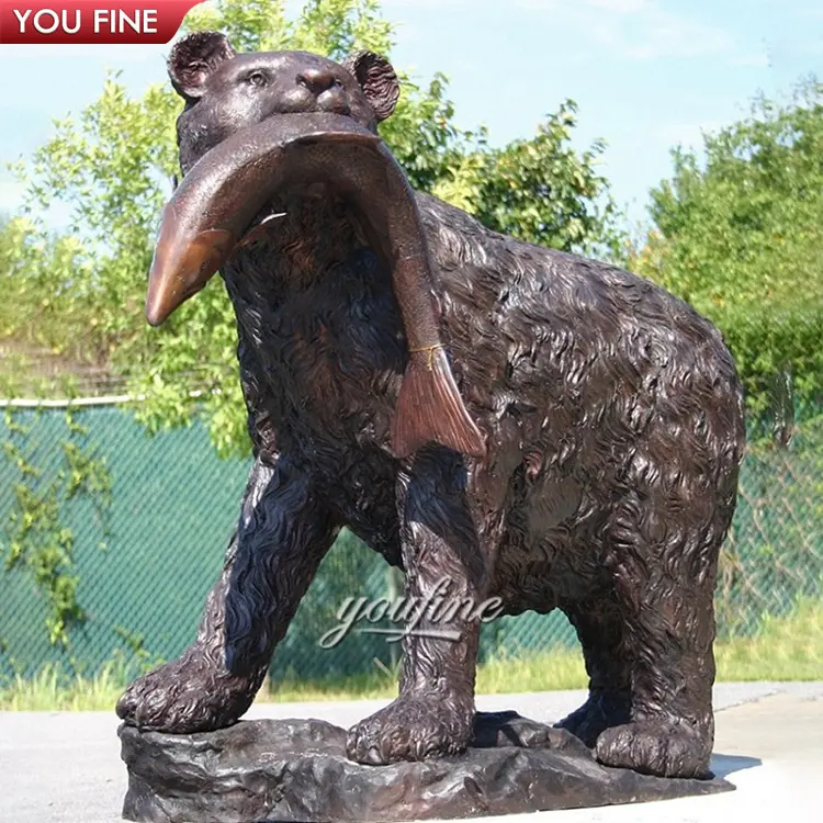 आउटडोर गार्डन बड़े पीतल धातु पशु मूर्तिकला कांस्य भालू खाती मछली प्रतिमा