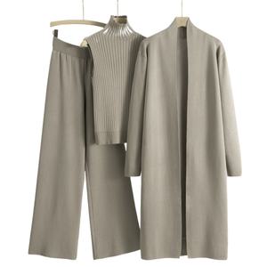 Completo Personalizzato in <span class=keywords><strong>Maglia</strong></span> di Cachemire <span class=keywords><strong>e</strong></span> Lana da Donna, <span class=keywords><strong>Set</strong></span> Tre Pezzi con <span class=keywords><strong>Cardigan</strong></span> Lungo, Gilet <span class=keywords><strong>e</strong></span> Pantaloni - Product Image 3