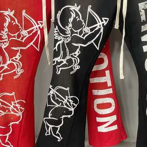 Nouvel arrivage de pantalons évasés décontractés de qualité supérieure avec broderie de lettres d'émotions mixtes estampées à chaud pantalons de survêtement de sport amples pour hommes - Product Image 4