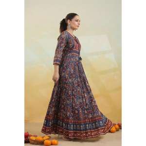 Kurtis en coton pour femmes avec broderie et couture artisanale de style indien en vente en ligne pour femmes - Product Image 2