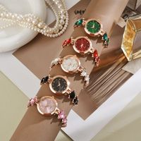 Nouvelle montre pour femme transfrontalière, multicolore, avec strass en forme de cœur, style Instagram, chic et preppy, montre décorative à quartz