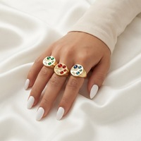 Siegelring-Set Grün Rot Blau Goldton Cabochon-Steine Kristall-Akzente Breiter Ring mit Graviertem Design für Damen