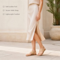 Sandales plates sexy pour femmes avec anneau d'orteil et bride large, style minimaliste, en similicuir souple, classiques pour l'été, le quotidien, les trajets et les sorties