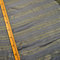 Tissu Dirac en Soie Satinée Crepe Jacquard Brodé Or Horizontal à Fond Noir 100% Soie 10mm pour Robe de Filles Vêtements Somaliens