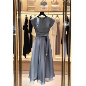 Elegante vestido de media manga adelgazante de Tela Gris, ropa de mujer de moda de gama alta para el verano 2024, recién llegado - Product Image 4