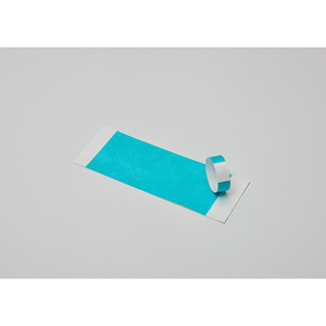 Impresión de texto personalizado para branding y control. Pulseras de TYVEK de color sólido de 19 mm (3/4 pulgadas) para seguridad. - Product Image 2