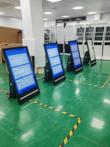 Pantalla Digital LCD Móvil para Exteriores de 32 Pulgadas, 1500 Nits, con Batería, para Salones, Spas, Hoteles y Cines - Product Image 3