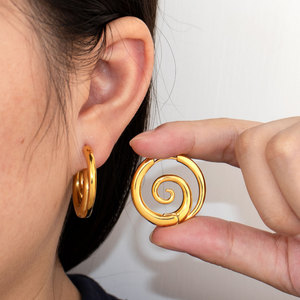 ชุดต่างหูเกลียวทอง18K ต่างหูห่วงแฟชั่นดีไซน์เนอร์ขายส่ง - Product Image 1