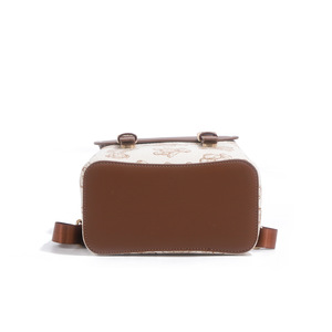 Mochila de Doble Color para Mujer, Estilo Oso con Hebillas Metálicas, Bolsas Personalizadas, Bolsa de Diseño - Product Image 4