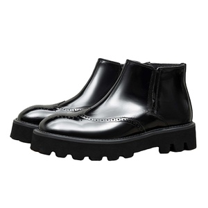 Botas Chelsea Brogue de Charol para Hombre con Punta Redonda Brillante, Cremallera Lateral, Estilo Martin, Suela Gruesa y Acabado Desgastado - Product Image 1