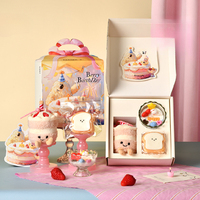 Coffret Cadeau Anniversaire Bougie Parfumée en Peluche Kawaii en Forme de Gâteau – Cadeau Unique et Premium pour Femme, Amie, Fille – Décoration d'Intérieur, Souvenir