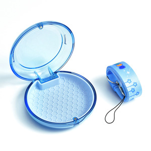 Trong suốt thoáng khí xách tay niềng răng Hộp nhựa lưu trữ trường hợp dây buộc in logo vô hình chỉnh nha người lưu giữ - Product Image 2