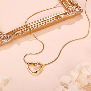 Оптовая продажа модных украшений HOVANCI: индивидуальные кулоны-цепочки из нержавеющей стали 304/316L с цирконом, водонепроницаемые, в форме креста и сердца, для свитеров - Product Image 4