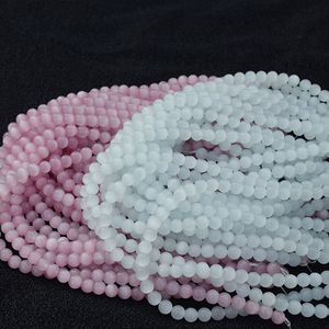Cuentas sueltas de piedra ojo de gato rosa y blanca, redondas, para pulseras y cuerdas DIY, origen Jinhua, primavera 2023 - Product Image 1