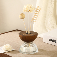 Diffuseur de parfum minimaliste en bois et verre qui élimine les odeurs désagréables de votre maison, de votre hôtel et de votre bureau