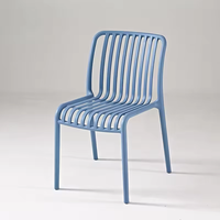 Nouvel arrivage de meubles de salle à manger d'extérieur et d'intérieur de qualité durable fauteuil chaises empilables en plastique PP à vendre