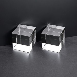 Blocco di vetro quadrato cubo di cristallo bianco con intaglio interno elegante Base di cristallo per auto-altri oggetti di cristallo - Product Image 5