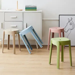 Günstiger hochwertiger Kunststoff-Stapel hocker Kleiner quadratischer Kunststoff hocker Stocked Chair