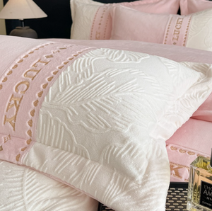 Bộ chăn ga gối đệm thu đông bốn món cho bé chất liệu nhung san hô thêu, bán buôn, dùng trong nhà - Product Image 3