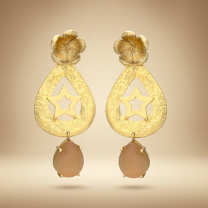 Boucles d'oreilles pendantes artisanales en laiton plaqué or, pierres précieuses, style bohème ethnique, pour fiançailles, mariage, fête, Jaipur Gems - Product Image 4