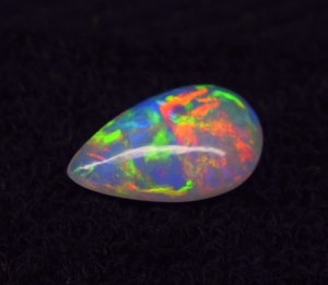 Opale naturelle multi-feu de haute qualité, 5,5 carats, 18,7*11*5,1 mm, cabochon, pierre précieuse en vrac pour la fabrication de bijoux - Product Image 6