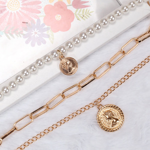 Collier de perles superposées doré avec relief portrait, chaîne multi-couches, bijou de mode pour pull, colliers pour femmes - Product Image 4