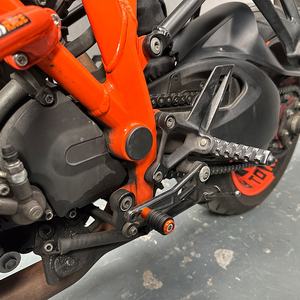 Kit de pédale de frein arrière et de repose-pieds en aluminium pour <span class=keywords><strong>moto</strong></span>, compatible avec 790 DUKE 890 DUKE R <span class=keywords><strong>1290</strong></span> Super Duke GT - Product Image 2