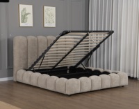 Cadre de lit capitonné de luxe avec sommier relevable hydraulique et rangement, tête de lit capitonnée en velours design nuage, lattes en bois, tailles Queen et King
