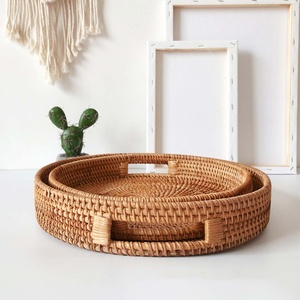 Handwoven Rattan Storage Tray With Wooden Handle Round Wicker Basket Bread Food Plate Fruit Cake Platter Dinner Serving Tray