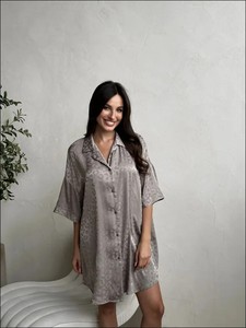 Camisón de Satén Personalizado con Logotipo para Mujer, Camisón de Dormir con Botones, Camisón de Seda de Manga Corta, Camisón con Cuello de Solapa para <span class=keywords><strong>Novio</strong></span> - Product Image 2