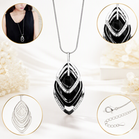 Collier long moderne pour femme avec pendentif losange multi-boucles et accent scintillant pour le quotidien et les événements spéciaux