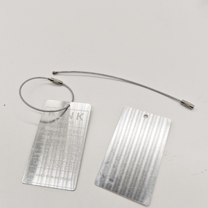 Thời trang nhôm quần áo thẻ biểu tượng tùy chỉnh khắc laser logo dập nổi kim loại treo tag Bạc riêng tư nhãn thẻ - Product Image 4