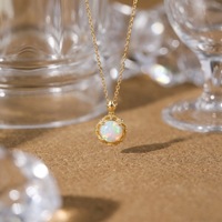 Kalung Liontin Batu Kelahiran Perak 925 dengan Opal Buatan Laboratorium, Berlapis Emas 10K, Motif Bunga