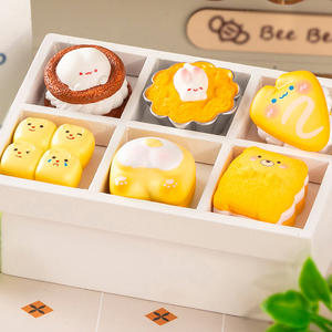 Lindas Miniaturas de Resina de Comida: Pan y Tarta para Decoración de Escaparates, Pequeños Adornos de Postres y Accesorios DIY - Product Image 3
