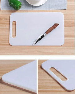 Planche à découper en plastique durable de haute qualité avec logo personnalisé Planche à découper en PE Vente directe d'usine pour cadeaux promotionnels et d'affaires - Product Image 4