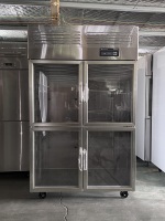 Lemari Pendingin Display Tegak 4 Pintu Stainless Steel Hemat Energi dengan Pintu Kaca Anti-Kabut untuk Penyimpanan Makanan Segar di Hypermarket