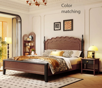Lit mural en bois massif de style farmhouse mi-siècle, design rétro à tiges avec tête de lit ondulée, taille Queen pour la décoration de chambre