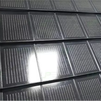 UN BIPV matériaux de couverture panneaux solaires de toiture sur grille puissance 90W ménage énergie verte tuiles photovoltaïques