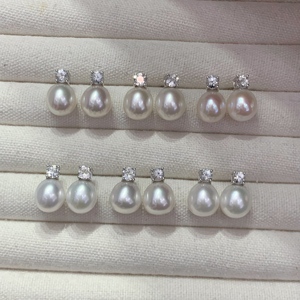 Classic Minimalist Diana Style S925 Sterling <b>Silver</b> <b>Stud</b> <b>Earrings</b> With Glossy Natural Aurora Freshwater Pearl Inlaid Clear Topaz - Product Image 3
