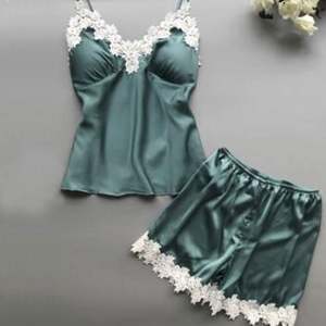 I-0414 Ropa de Dormir para Mujer, Pijama con Cuello en V Profundo, Pijama Sexy para Chicas, Pijama Rojo con Pantalones Cortos para Mujer - Product Image 2