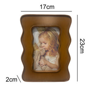 Cornice Vintage in Legno da Tavolo con Bordo Ondulato Scolpito, Perfetta per Foto di Famiglia e Decorazione Regalo - Product Image 3